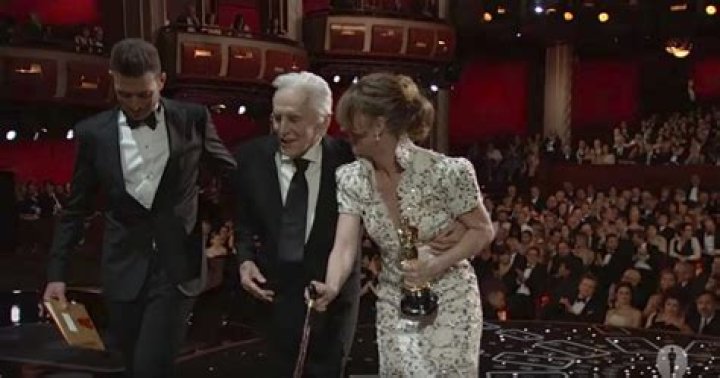 30 Oscars Telecast Jokes That Totally Bombed
