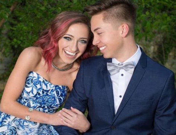 Bailey McKnight Height, Weight, Age, Boyfriend, Family, Facts, Biography