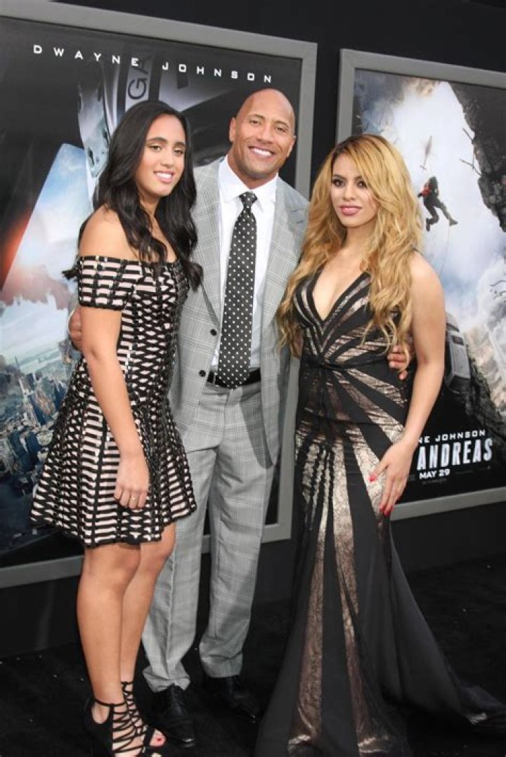 Dinah Jane Hansen Height, Weight, Age, Boyfriend, Family, Biography