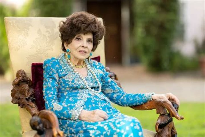Gina Lollobrigida Net Worth | Celebrity Net Worth
