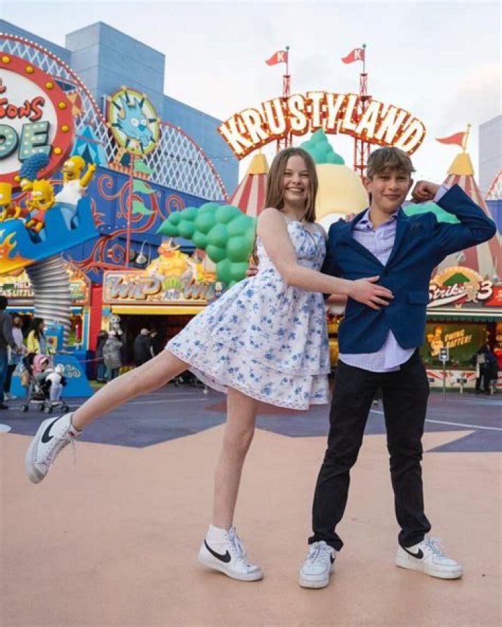 HelloItsAmie Height, Weight, Age, Body Statistics