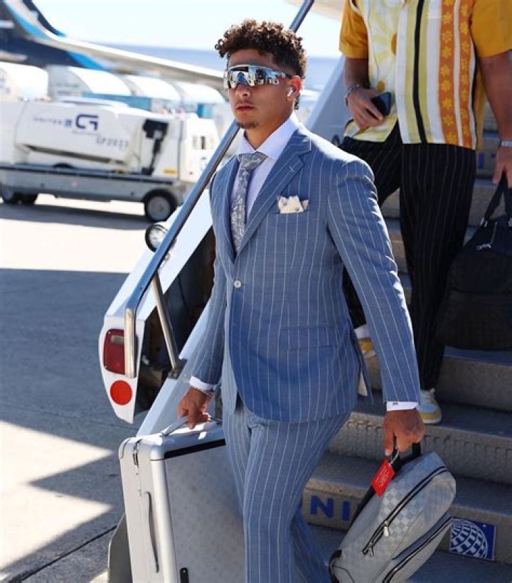 How much is the net worth of Patrick Mahomes in 2022? Know About His Biography, Parents, Net Worth, Earnings, Salary, Wife