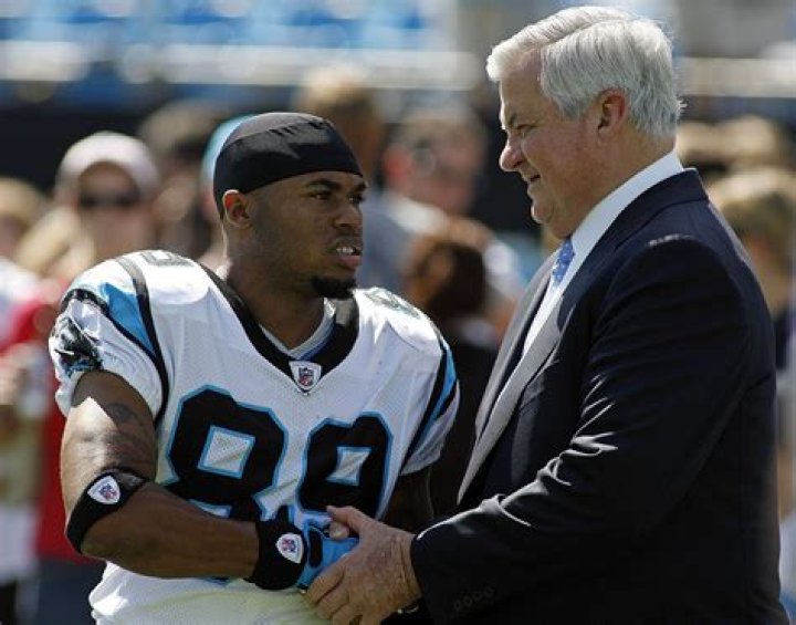 How Panthers Owner Jerry Richardson Turned A $4,700 NFL Bonus Into A Billion Dollar Burger Fortune