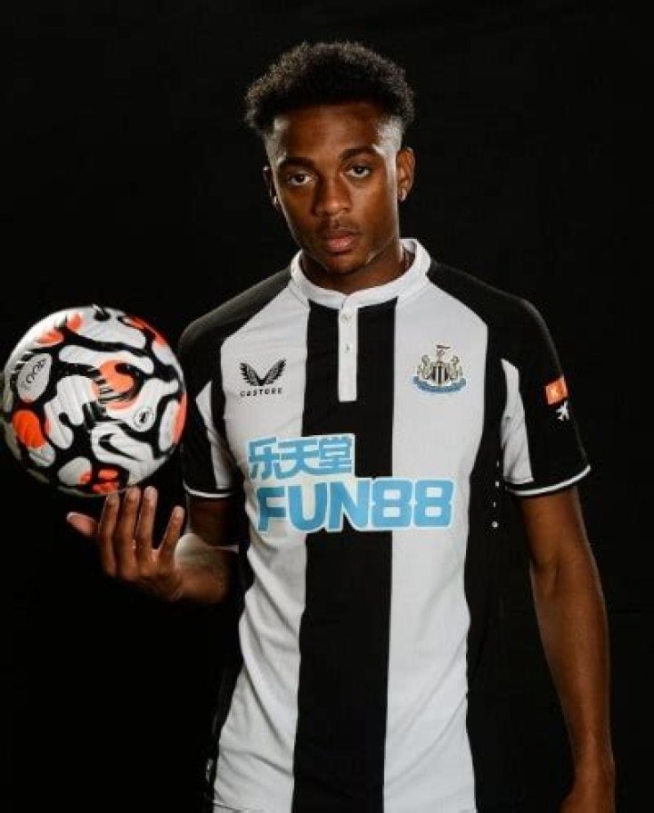 Joe Willock Contract and Salary at Newcastle (Bio, Age, Affair, Family, Girlfriend, Career)