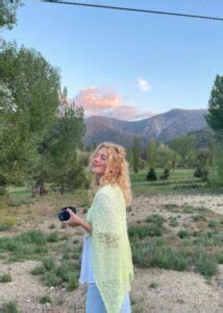 Julia Schlaepfer Height, Weight, Age, Boyfriend, Biography, Facts