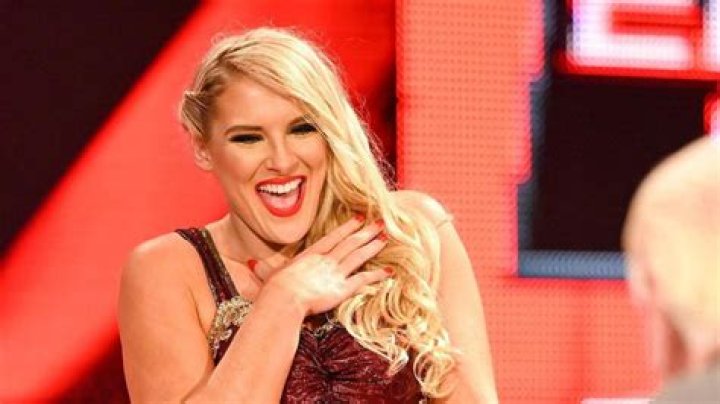 Lacey Evans is Signed to WWE; How much is her Annual Salary? Married Life with Husband