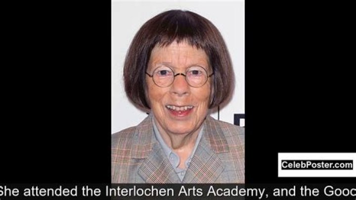 Linda Hunt Net Worth | Celebrity Net Worth