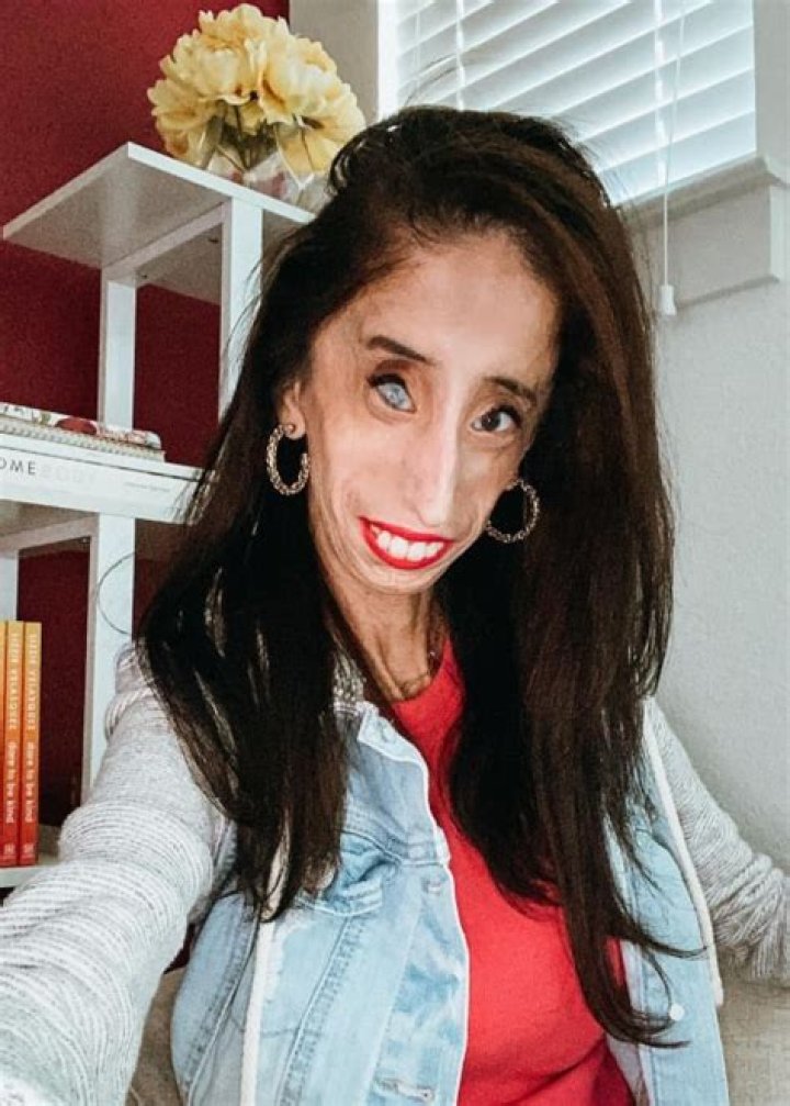 Lizzie Velásquez Height, Weight, Age, Family, Facts, Education, Biography