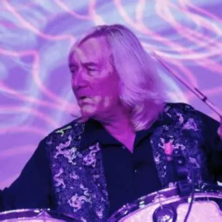 Neal Smith Net Worth | Celebrity Net Worth