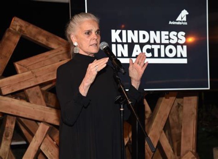 See "Love Story" Star Ali MacGraw Now at 82 — Best Life
