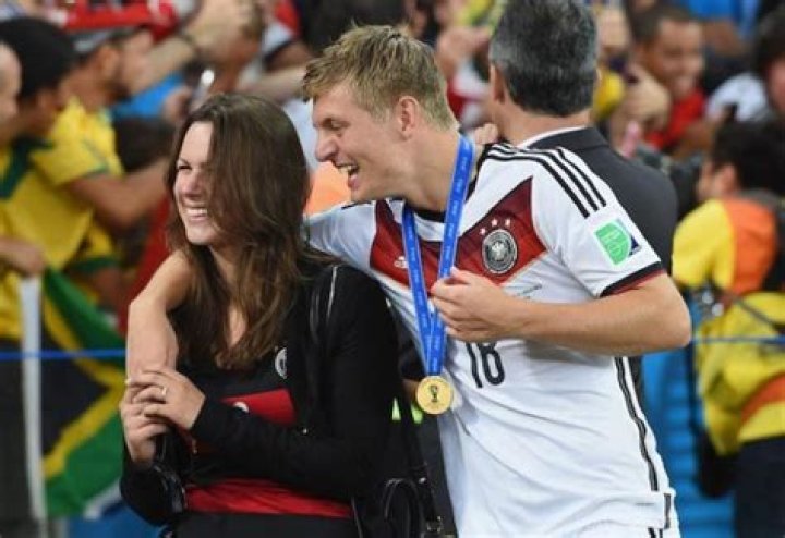 Toni Kroos Height, Weight, Age, Girlfriend, Family, Facts, Biography