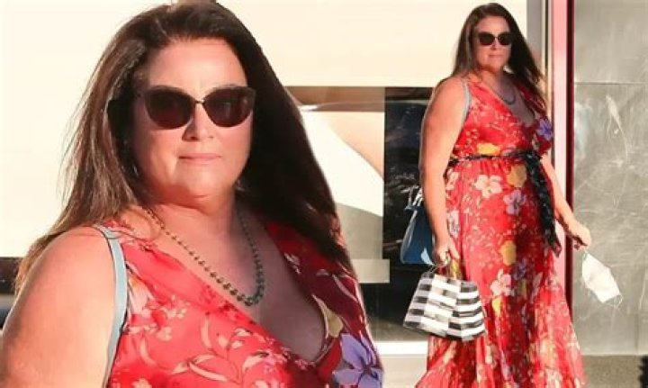 What Dress Size Is Keely Shaye Smith?